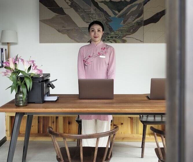 בית מלון כפרי Lux Tea Horse Road Stone Town