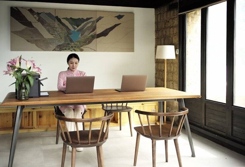 בית מלון כפרי Lux Tea Horse Road Stone Town