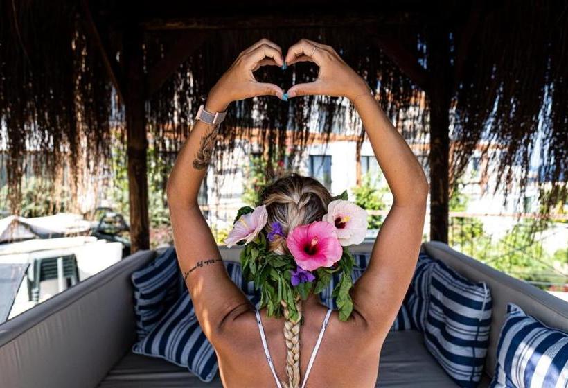 Отель Maldives Holiday Homes