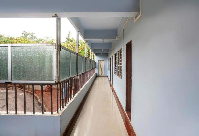 בית מלון כפרי Oyo 42716  Turning Point Deluxe, Panhala