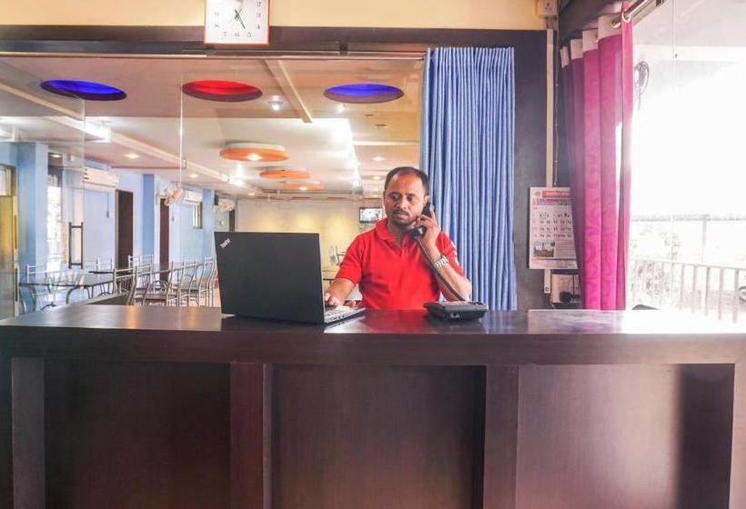 בית מלון כפרי Oyo 42716  Turning Point Deluxe, Panhala