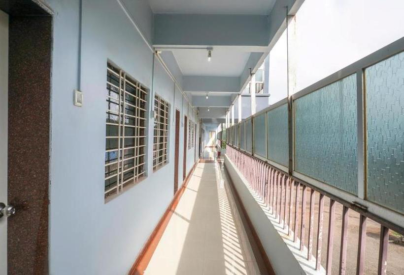 בית מלון כפרי Oyo 42716  Turning Point Deluxe, Panhala