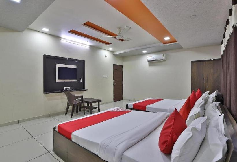 Отель Oyo 44206 Saurashtra