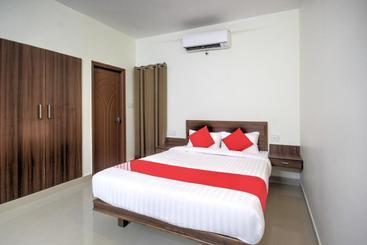 Hotel Oyo 48373 Sri Darshanam Homes