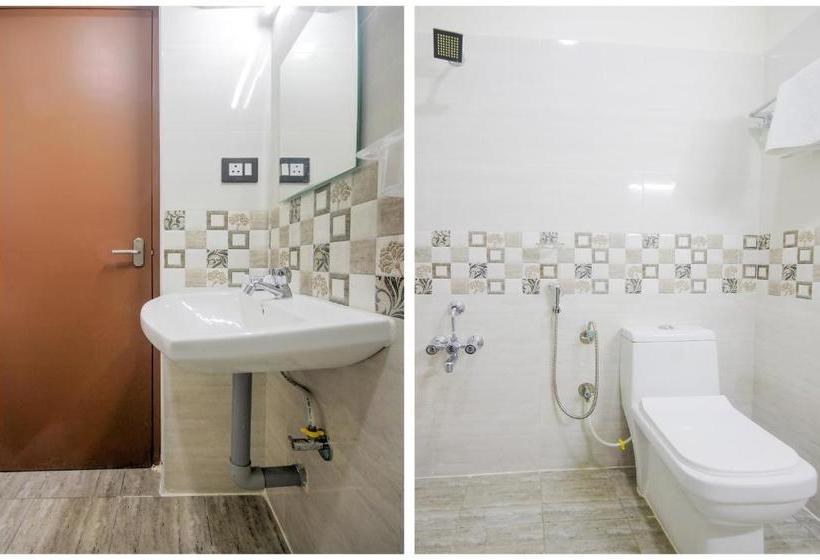 호텔 Oyo 48373 Sri Darshanam Homes