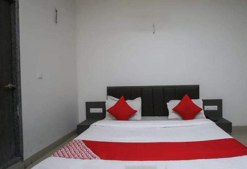 בית מלון כפרי Oyo 65942 Moon Light