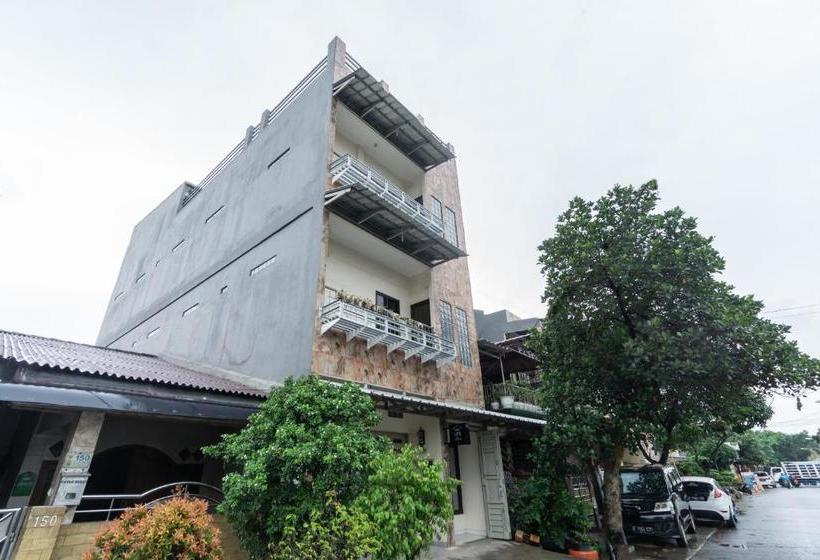 Отель Oyo Life 2863 Rumah Q Syariah