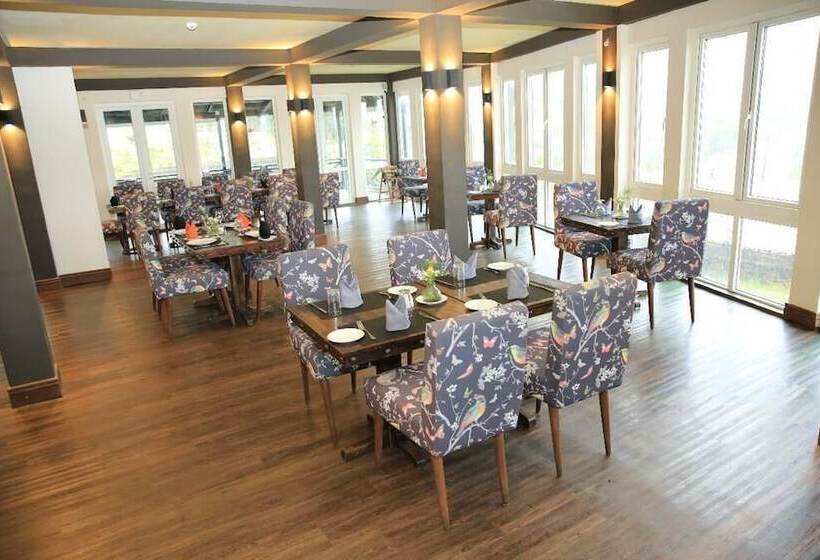 Pedro Barn Hotel At Little England Cottages