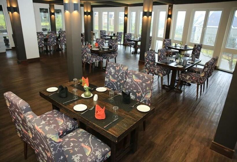 Pedro Barn Hotel At Little England Cottages