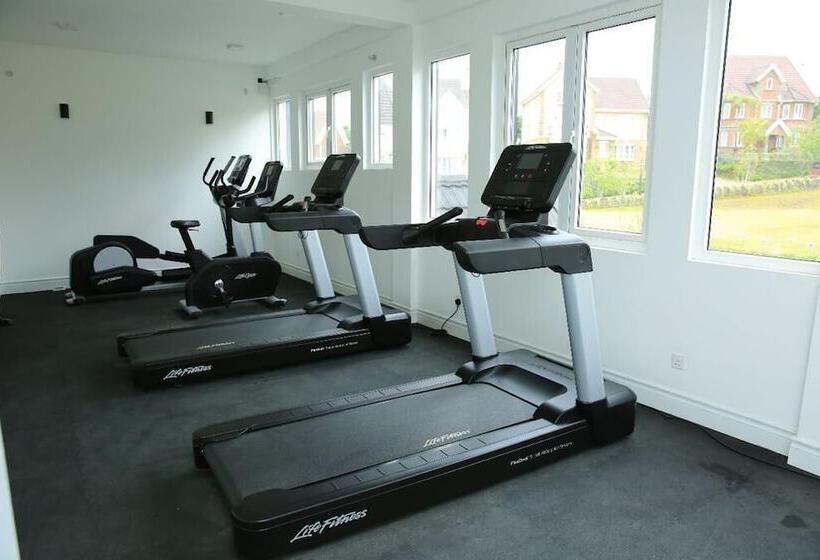 Pedro Barn Hotel At Little England Cottages