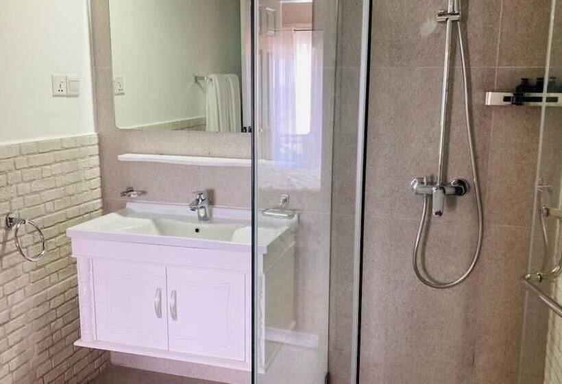 Pedro Barn Hotel At Little England Cottages