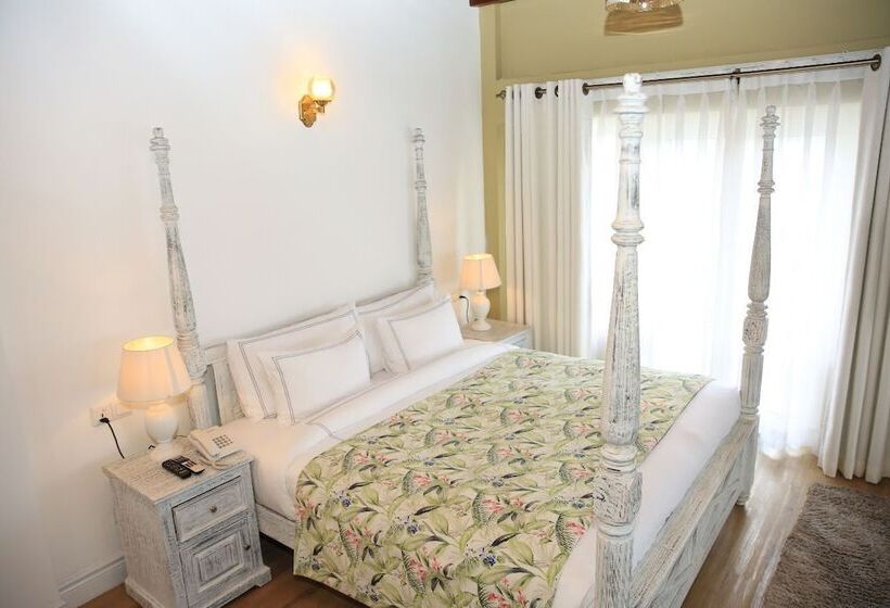 Pedro Barn Hotel At Little England Cottages