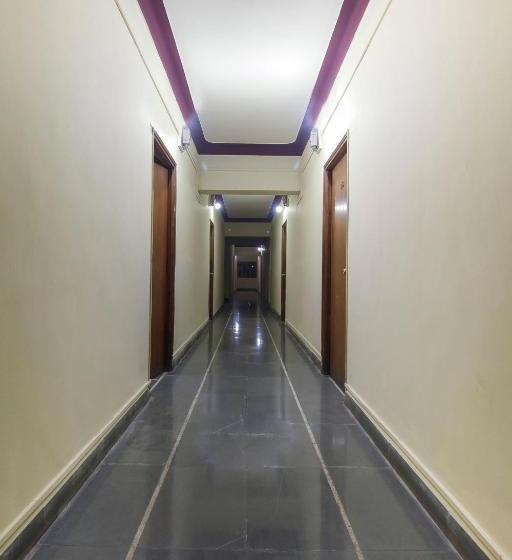 Отель Spot On 64045  Indrayani