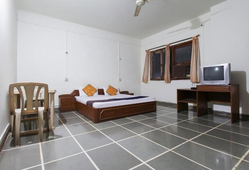 Отель Spot On 64045  Indrayani