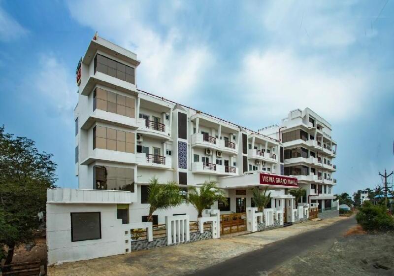 בית מלון כפרי Viswa Grand