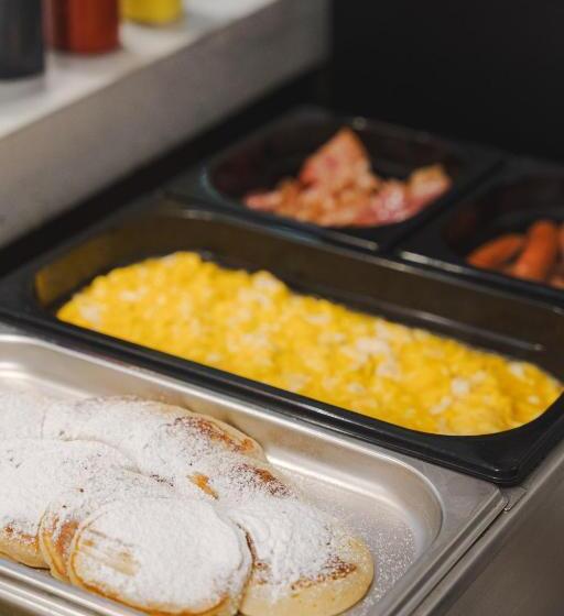 پانسیون Karolina