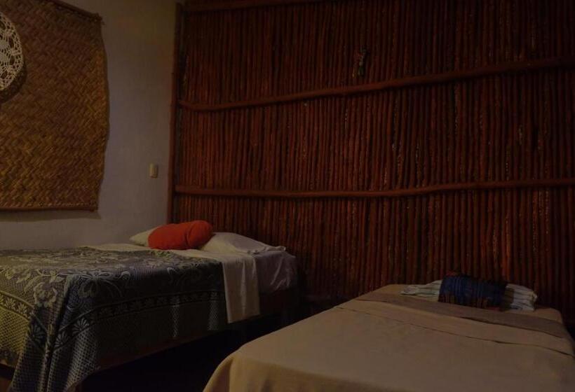 بنسيون Near Lake Hostal