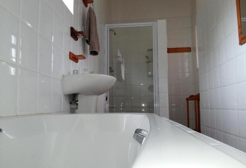 פנסיון Pine Tree Lodge Pe