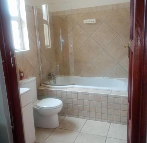 פנסיון Pine Tree Lodge Pe