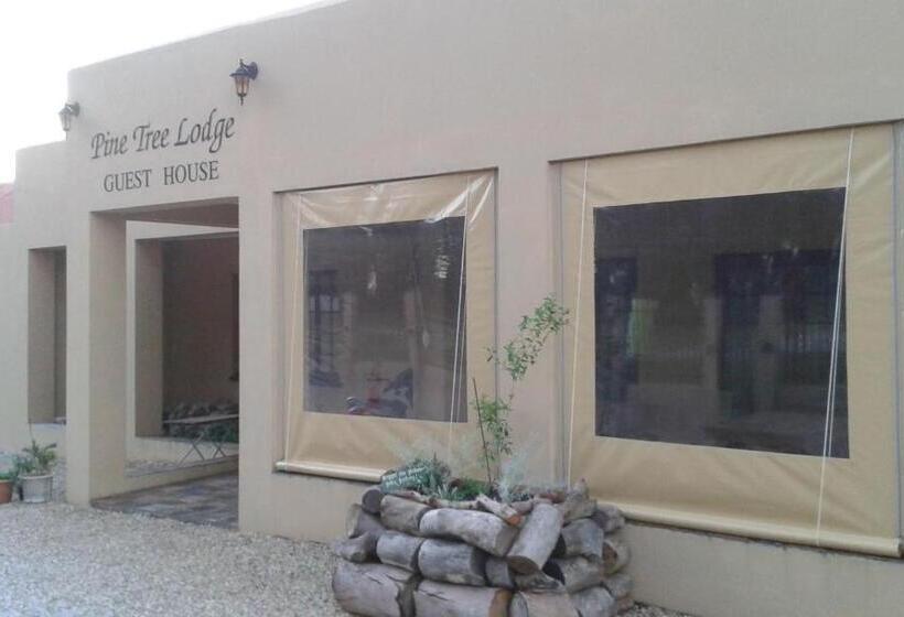 פנסיון Pine Tree Lodge Pe