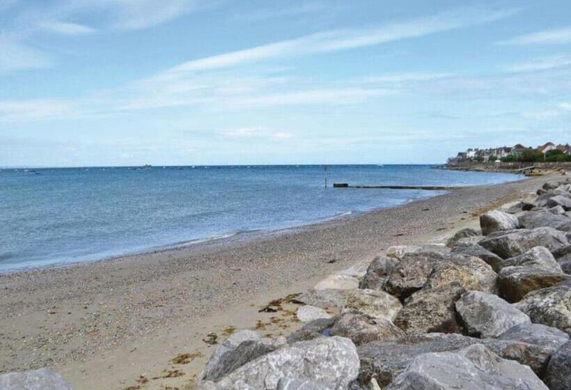 אתר נופש Salterns Village