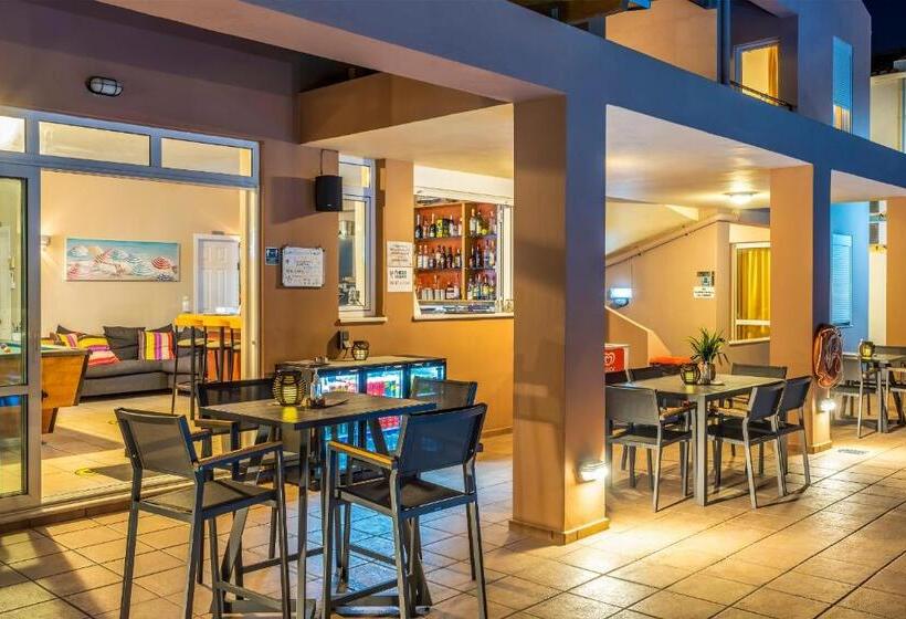 Theos Holidays Apartments