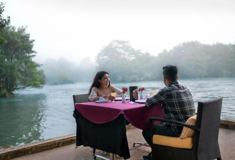 Whistling Woodzs Resort