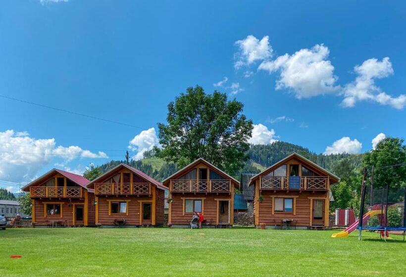 הוסטל Eco Centr Zrub