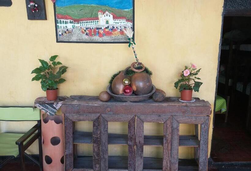 הוסטל Hostal Complejoturístico Santa Isabel