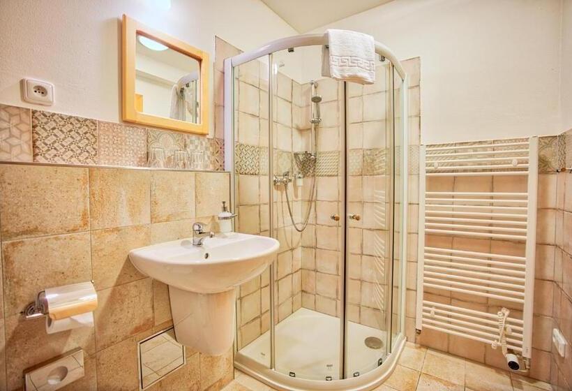 호스텔 Penzion Pivnice   Jítravský Dvorec