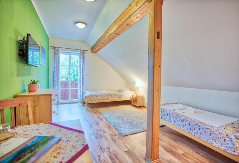 호스텔 Penzion Pivnice   Jítravský Dvorec