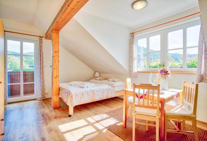 호스텔 Penzion Pivnice   Jítravský Dvorec