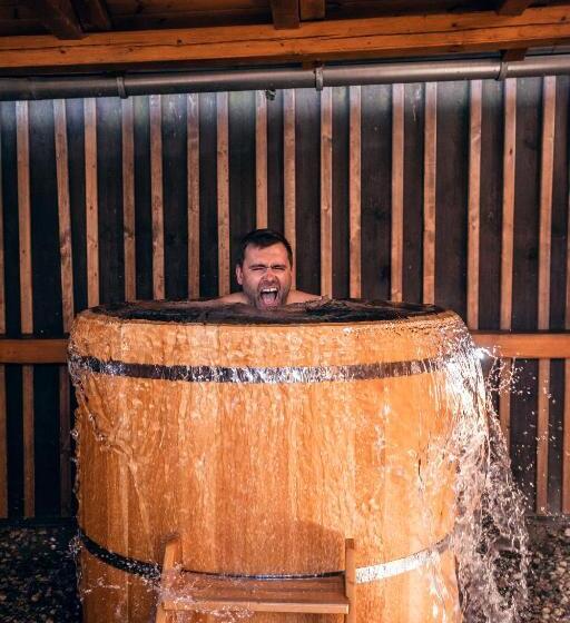 호스텔 Penzion Pivnice   Jítravský Dvorec