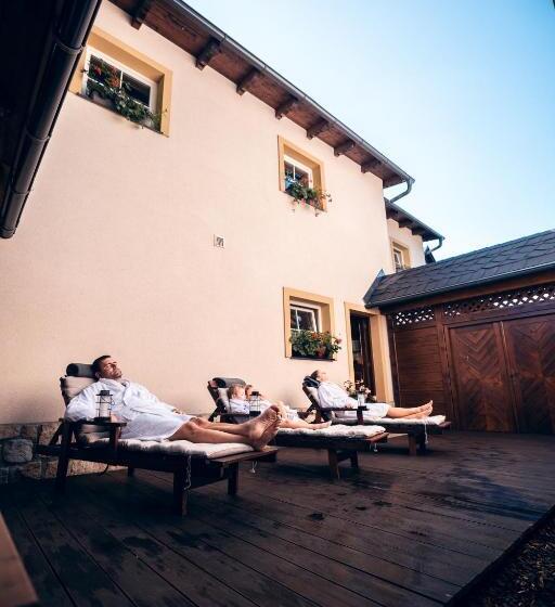 호스텔 Penzion Pivnice   Jítravský Dvorec