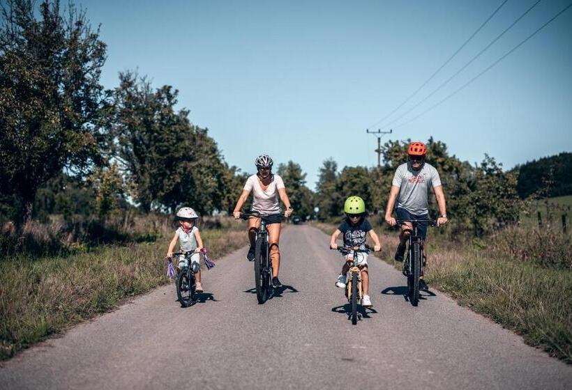 호스텔 Penzion Pivnice   Jítravský Dvorec