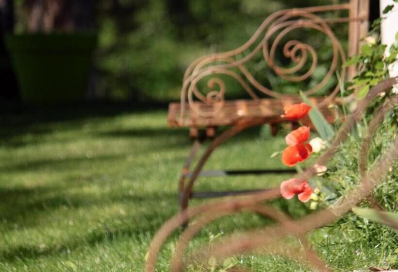 Bed and Breakfast Domaine Le Broual