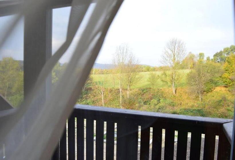 צימר Somhegyi öreg Hársfák Major Vendégház