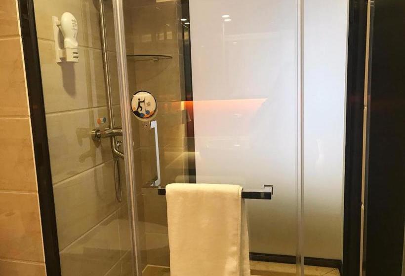 فندق 7days Premium Guiyang North Station