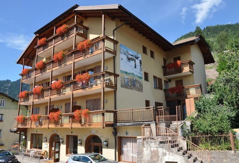 فندق Albergo Dolomiti