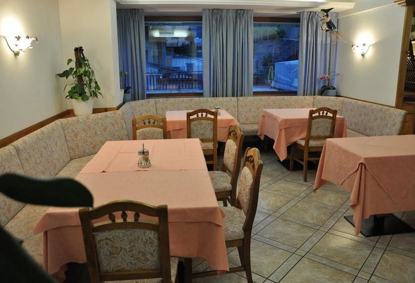 בית מלון כפרי Albergo Dolomiti