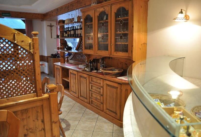 فندق Albergo Dolomiti