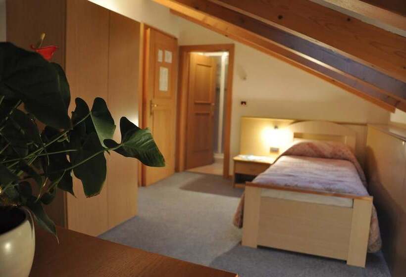 فندق Albergo Dolomiti