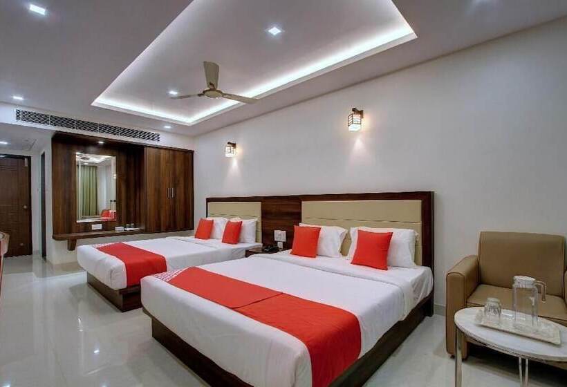 호텔 Ambika International Byndoor