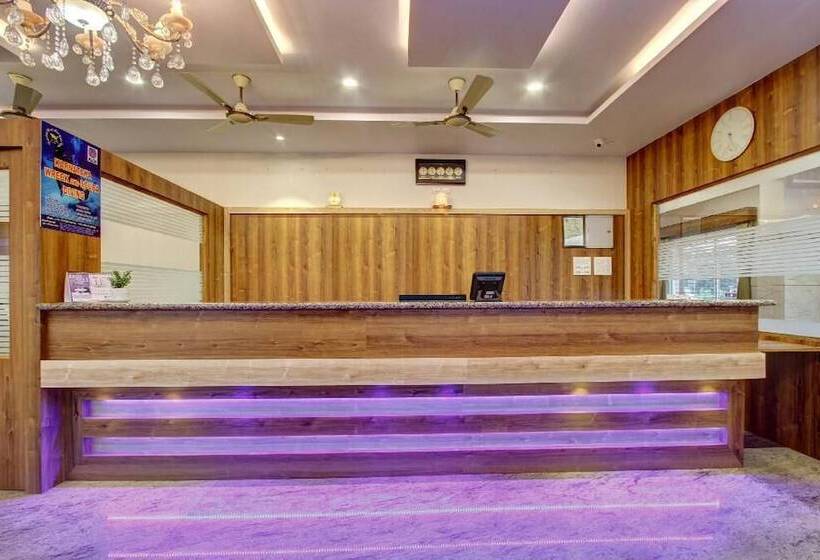 호텔 Ambika International Byndoor