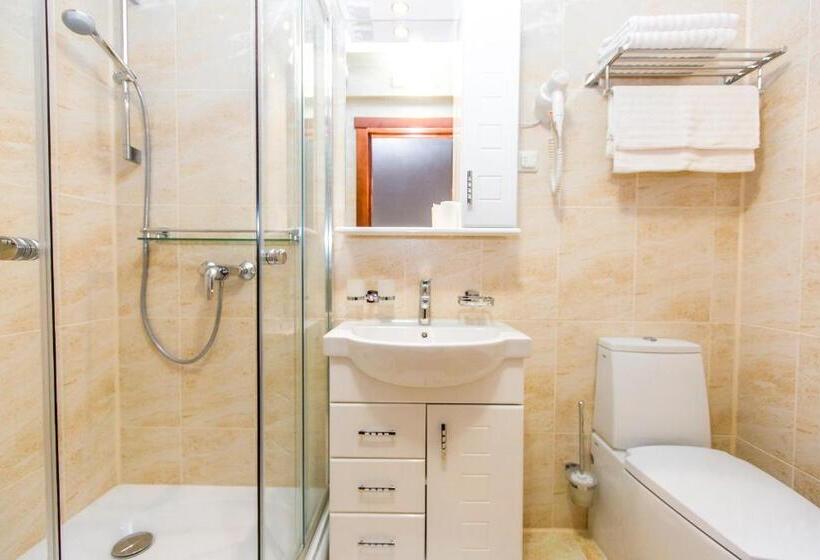 هتل Atava Family House