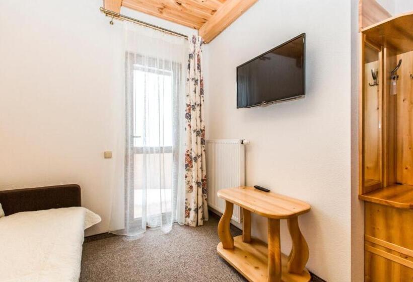 هتل Atava Family House