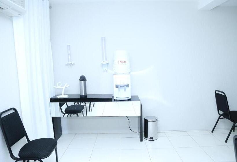 فندق Avelan Plaza