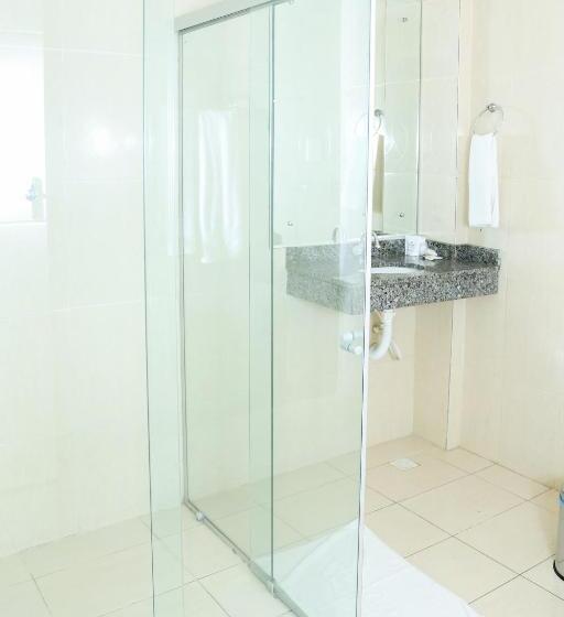 فندق Avelan Plaza