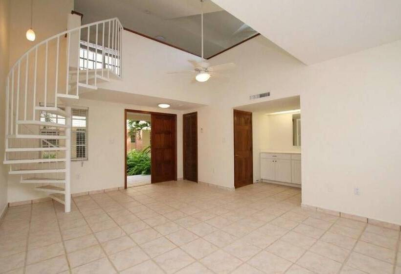 בית מלון כפרי Bahia Bay Resort