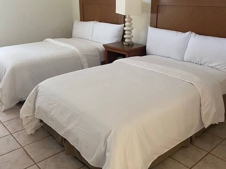 בית מלון כפרי Bahia Bay Resort